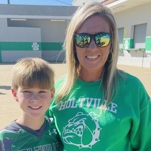 Meet your Posher, Laura